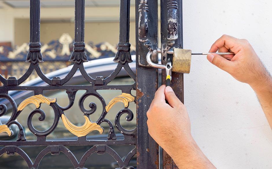 changer serrure porte Montreuil