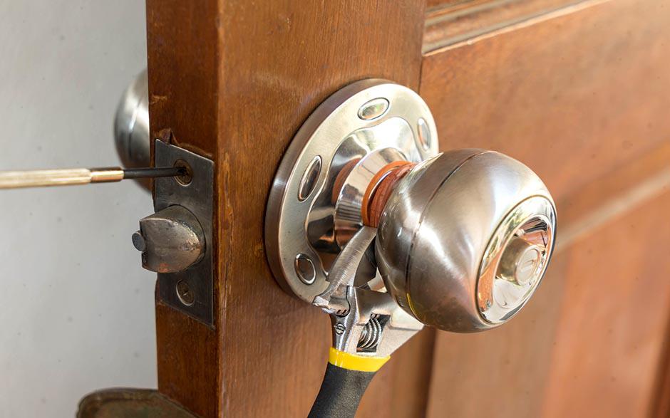 changer serrure porte Montreuil